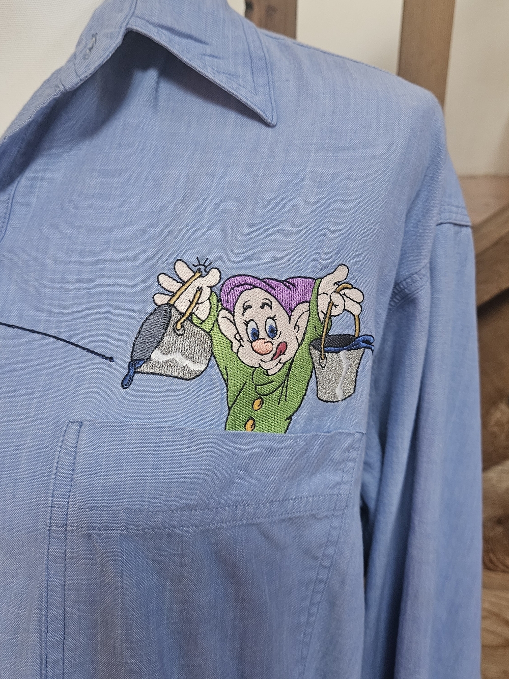 Vintage 1990 Disney Light Blue Button-Down Shirt with Seven Dwarfs Embroidery - Picture 4 of 13